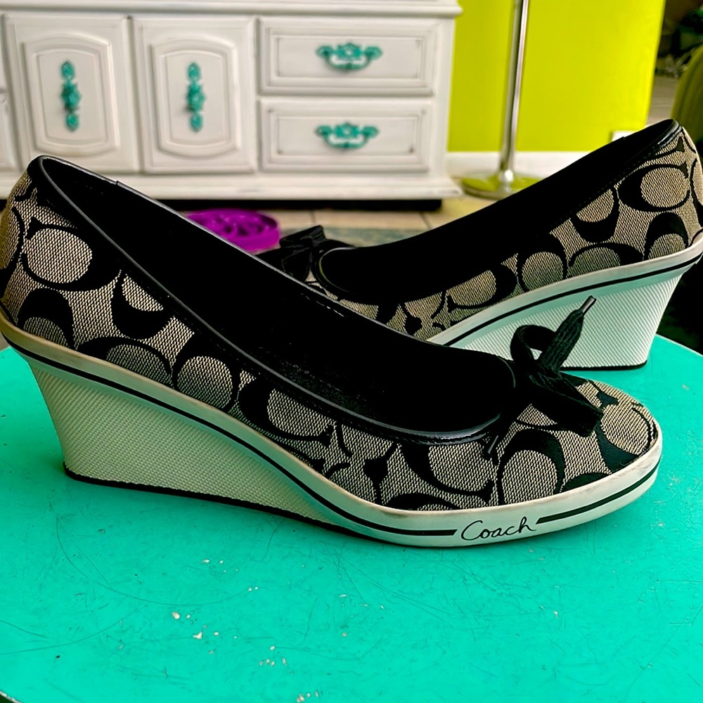 Vintage Coach Diaz heels wedges Signature C